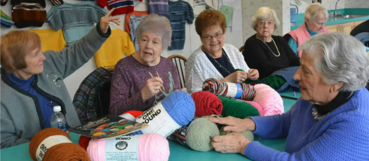 Oakmont Knitting Group Donates 1,000th Sweater to Worldwide Charity